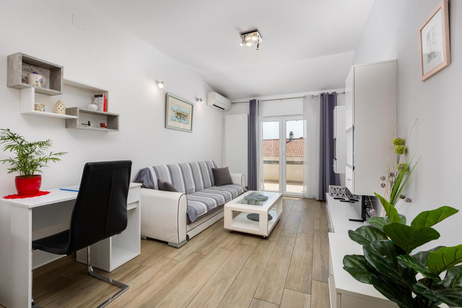 Neda Apartment